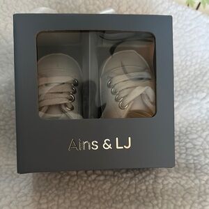 White Sneakers Soft Fabric Adjustable Laces